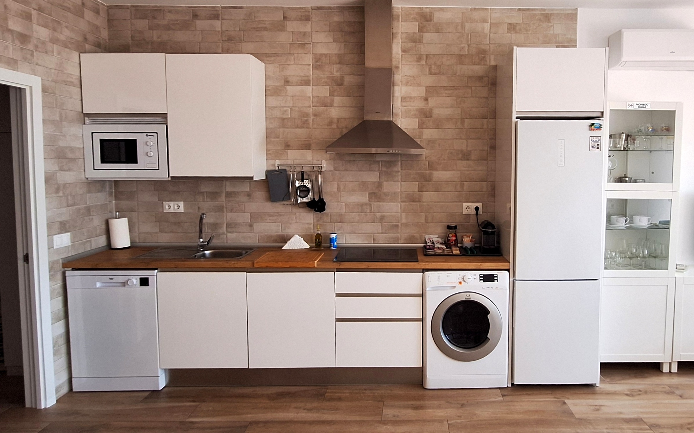 holiday apartment kitchen benalmadena